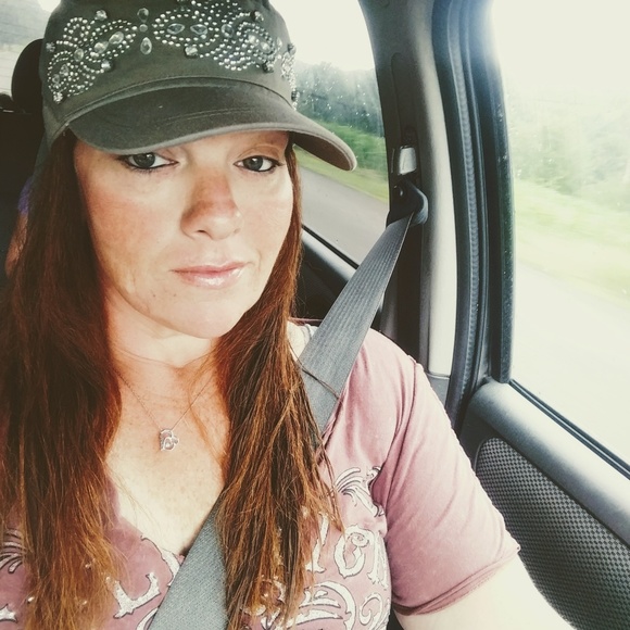 Meet your Posher, Kate - Picture 2 of 2